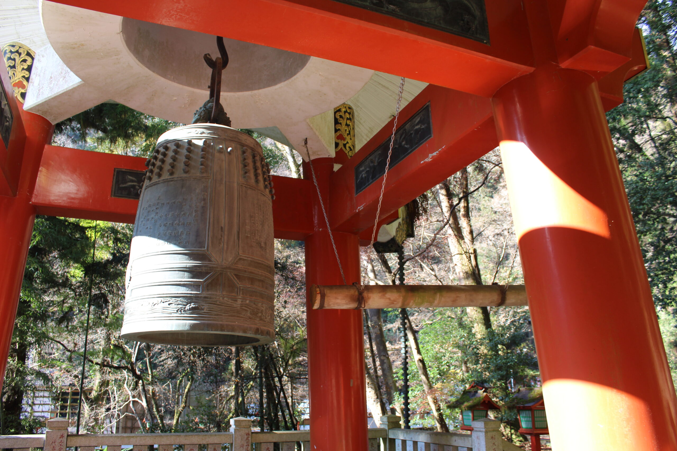 出流山満願寺の梵鐘の写真